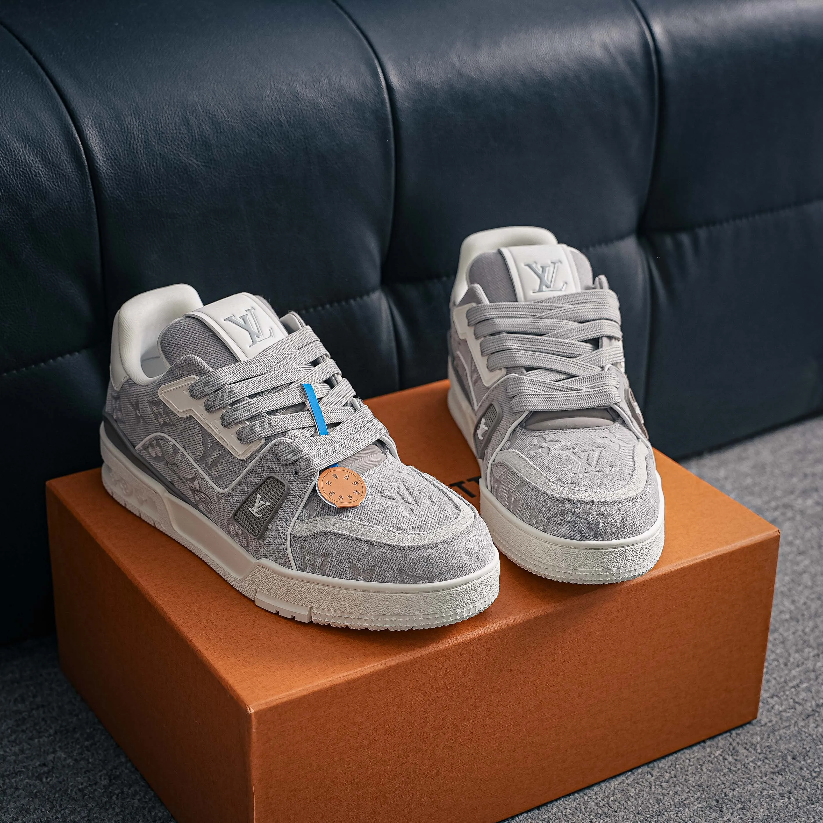# LV- - trainer 2026 New Arrival 1：1 ！！ Shoes Cowhide Leather ， LOGO ， Breathable ， 。